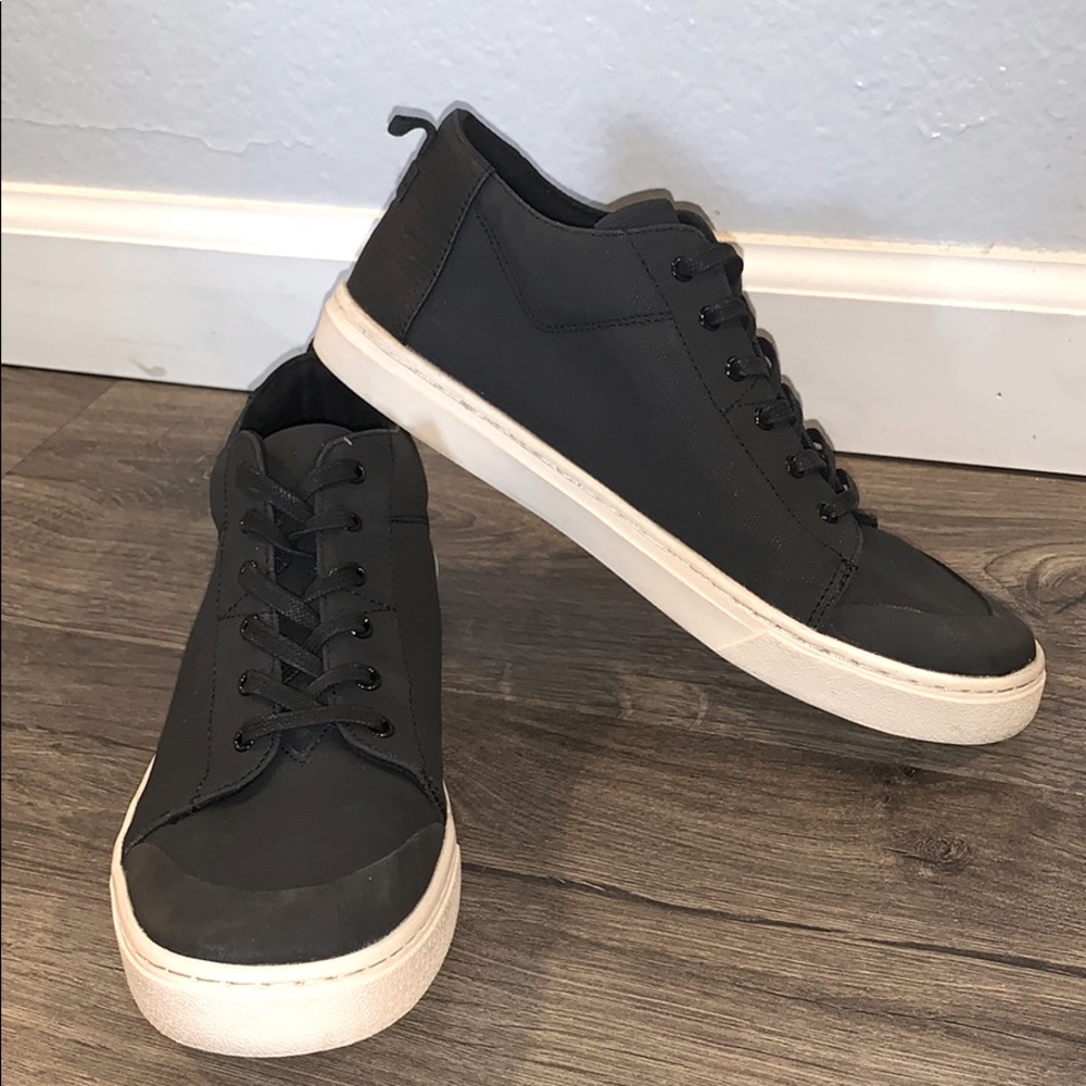 Men’s/Boy’s Toms Sneakers